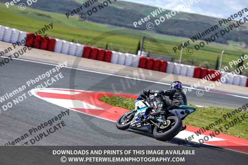 cadwell no limits trackday;cadwell park;cadwell park photographs;cadwell trackday photographs;enduro digital images;event digital images;eventdigitalimages;navarra;no limits trackdays;peter wileman photography;racing digital images;trackday digital images;trackday photos